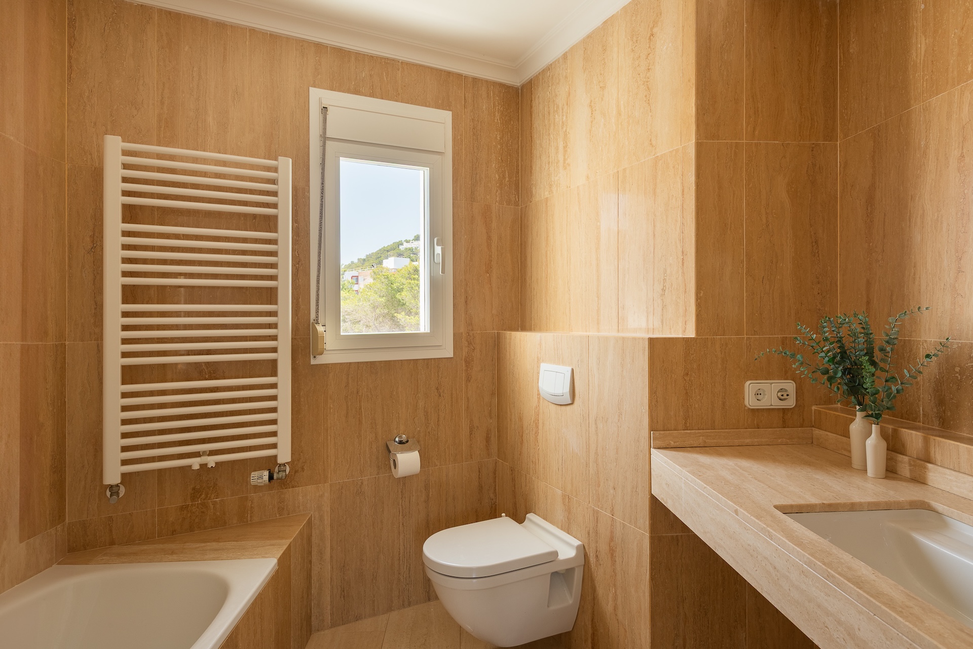 Resa Estates townhouse Ace sea views te koop sale bathroom 2.jpg